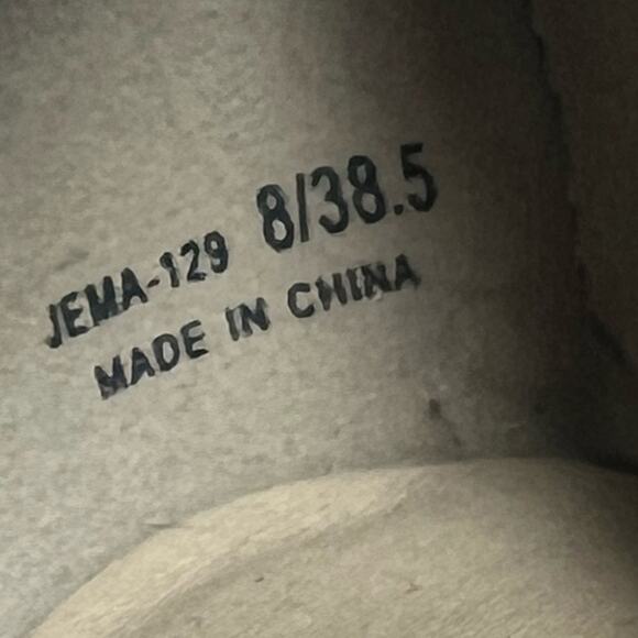 Chinese Laundry Strappy Heels, Gold, Size 8 - Picture 6 of 6